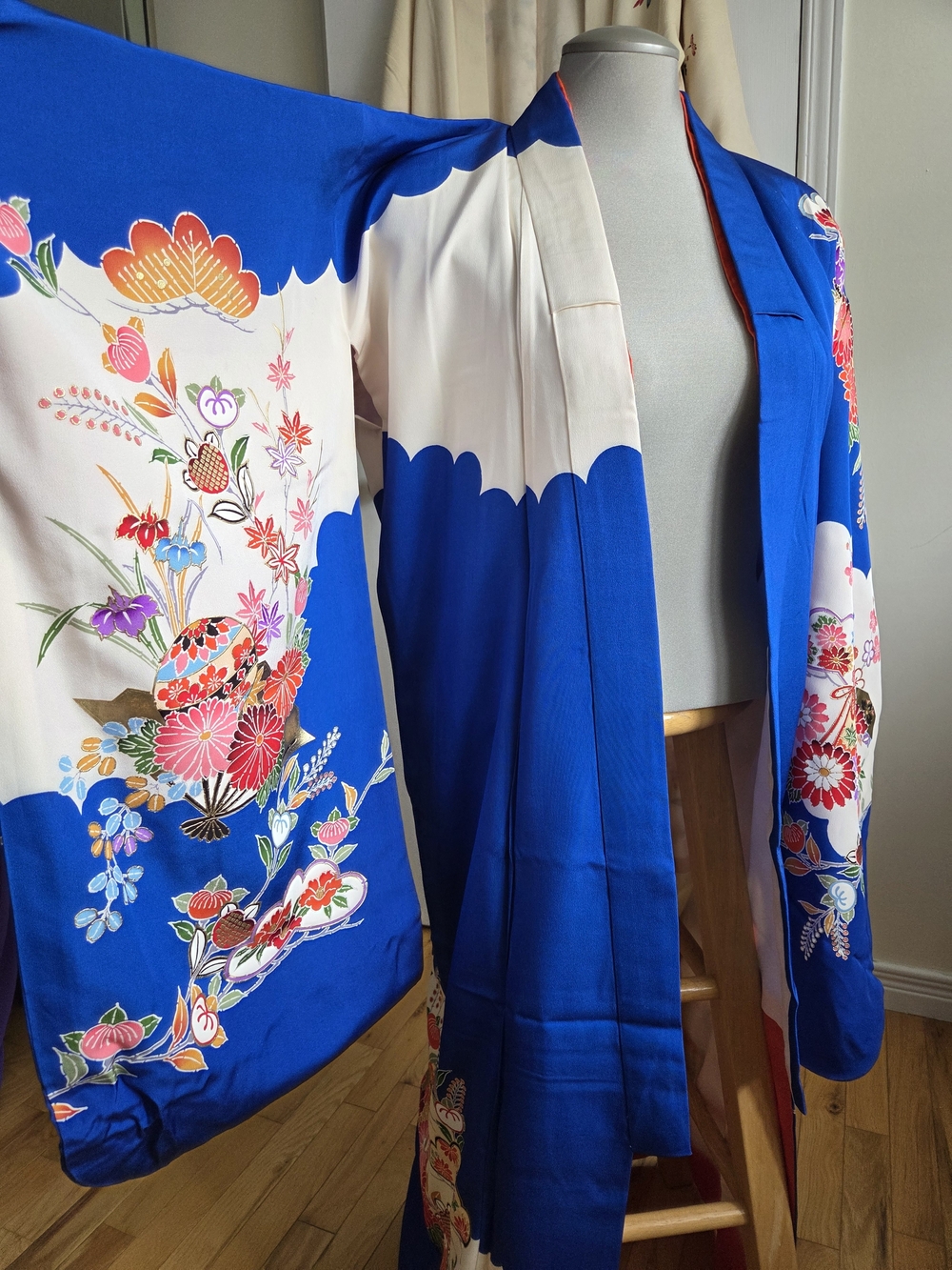 Vintage Japanese Silk Kimono – Petite Fit – Hand Painted Details – Lined in Silk